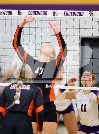 Thumbnail 2 in Grand Saline vs Edgewood photogallery.