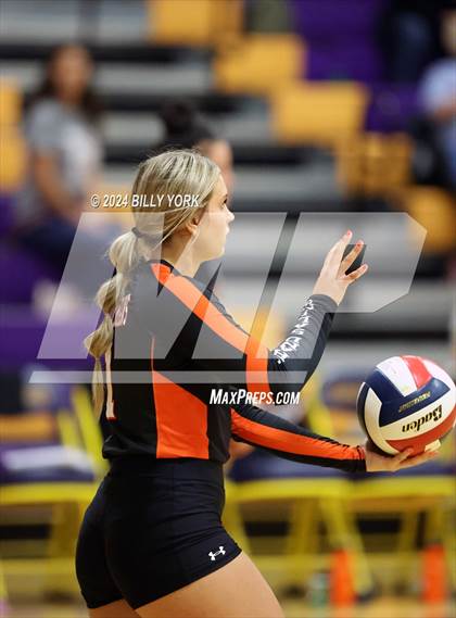 Thumbnail 1 in Grand Saline vs Edgewood photogallery.