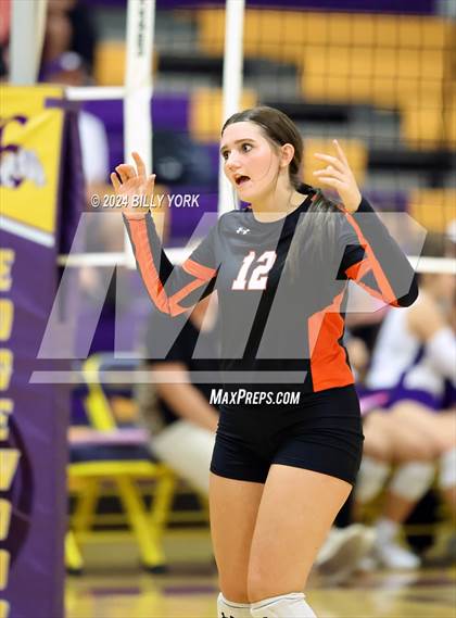 Thumbnail 2 in Grand Saline vs Edgewood photogallery.