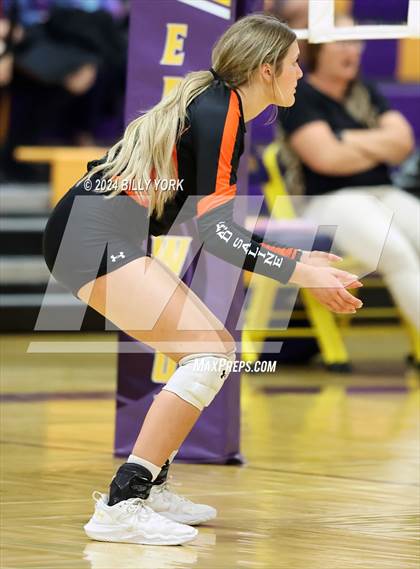 Thumbnail 3 in Grand Saline vs Edgewood photogallery.