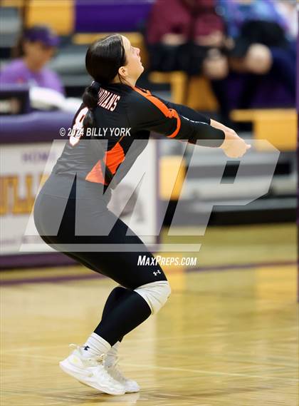 Thumbnail 1 in Grand Saline vs Edgewood photogallery.