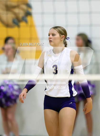 Thumbnail 1 in Grand Saline vs Edgewood photogallery.