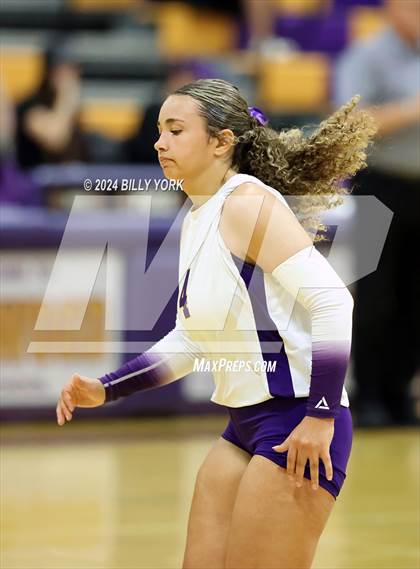 Thumbnail 2 in Grand Saline vs Edgewood photogallery.