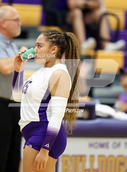 Thumbnail 1 in Grand Saline vs Edgewood photogallery.