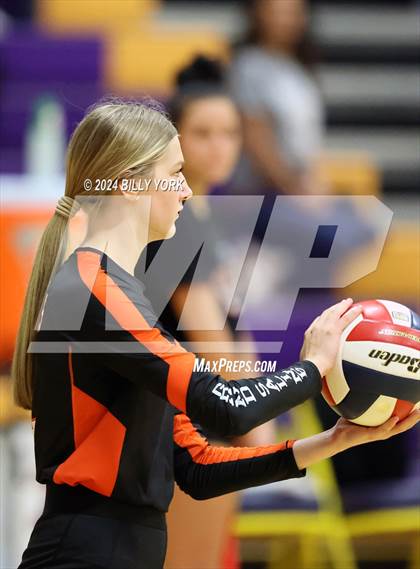 Thumbnail 1 in Grand Saline vs Edgewood photogallery.