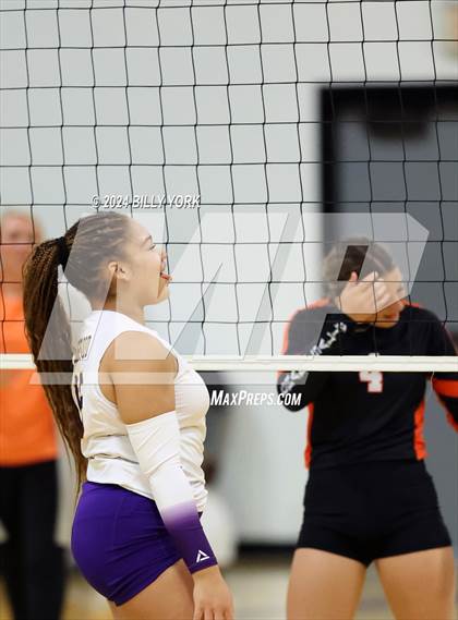 Thumbnail 3 in Grand Saline vs Edgewood photogallery.