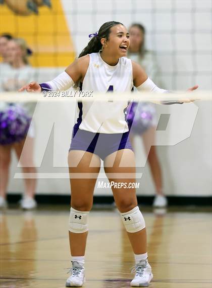 Thumbnail 1 in Grand Saline vs Edgewood photogallery.