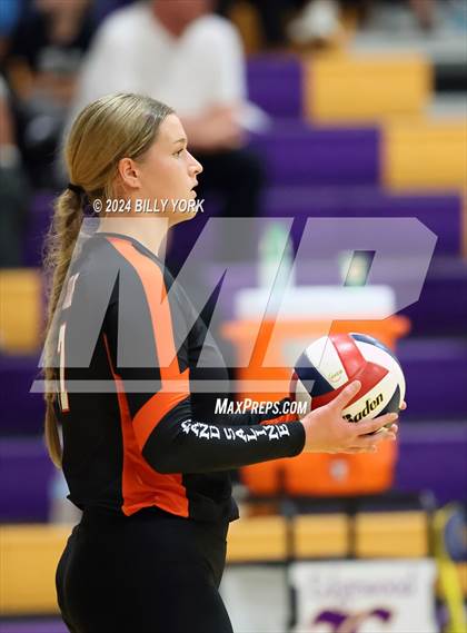 Thumbnail 1 in Grand Saline vs Edgewood photogallery.