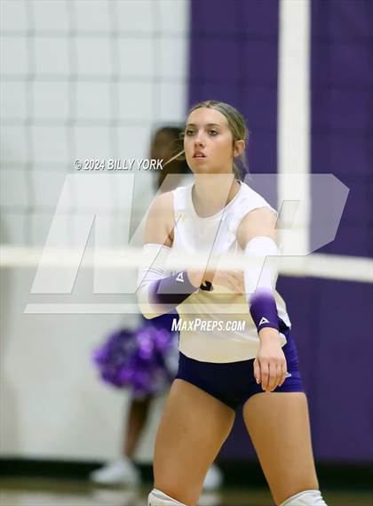 Thumbnail 1 in Grand Saline vs Edgewood photogallery.