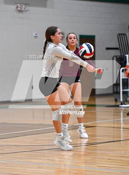 Thumbnail 2 in Johnson City vs Thrall (UIL 2A Region IV Semifinal) photogallery.