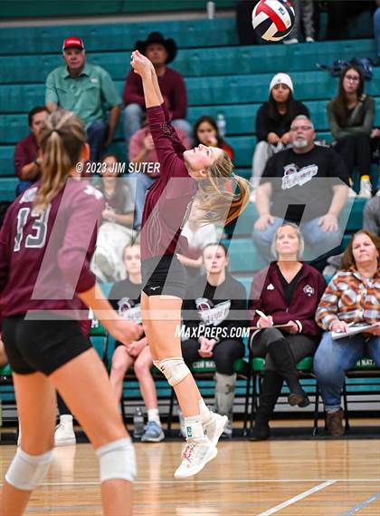 Thumbnail 2 in Johnson City vs Thrall (UIL 2A Region IV Semifinal) photogallery.