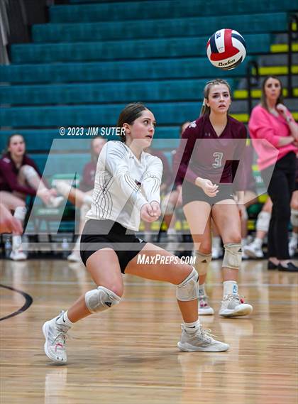 Thumbnail 3 in Johnson City vs Thrall (UIL 2A Region IV Semifinal) photogallery.