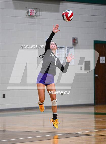 Thumbnail 3 in Johnson City vs Thrall (UIL 2A Region IV Semifinal) photogallery.