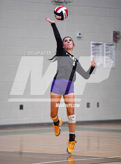 Thumbnail 1 in Johnson City vs Thrall (UIL 2A Region IV Semifinal) photogallery.