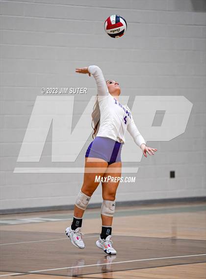 Thumbnail 1 in Johnson City vs Thrall (UIL 2A Region IV Semifinal) photogallery.