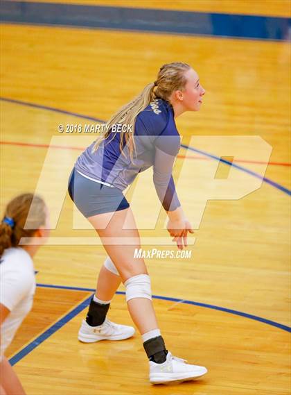 Thumbnail 3 in Helias vs Osage (MSHSAA D9 Semifinal) photogallery.