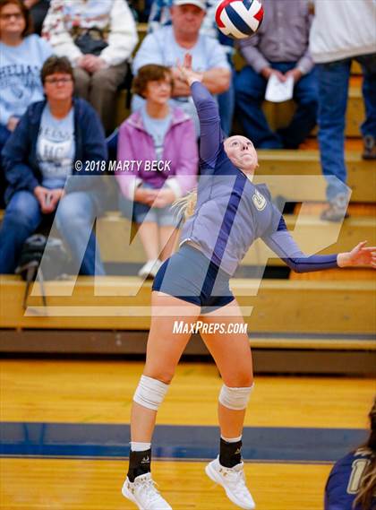 Thumbnail 1 in Helias vs Osage (MSHSAA D9 Semifinal) photogallery.
