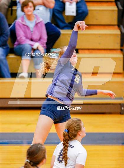 Thumbnail 3 in Helias vs Osage (MSHSAA D9 Semifinal) photogallery.
