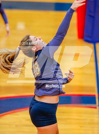 Thumbnail 3 in Helias vs Osage (MSHSAA D9 Semifinal) photogallery.