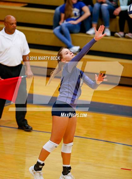 Thumbnail 1 in Helias vs Osage (MSHSAA D9 Semifinal) photogallery.