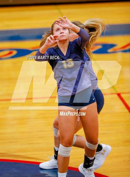 Thumbnail 1 in Helias vs Osage (MSHSAA D9 Semifinal) photogallery.