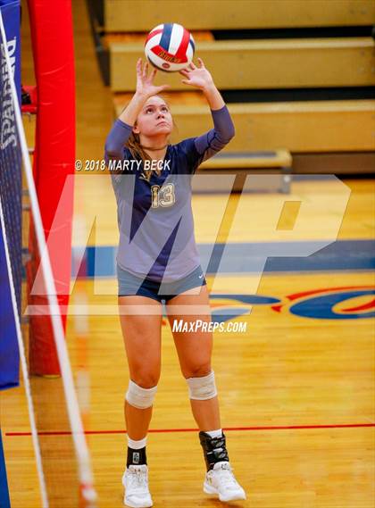 Thumbnail 2 in Helias vs Osage (MSHSAA D9 Semifinal) photogallery.
