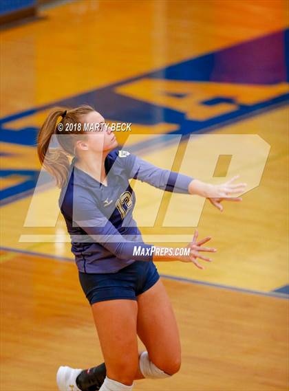 Thumbnail 3 in Helias vs Osage (MSHSAA D9 Semifinal) photogallery.