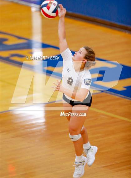 Thumbnail 3 in Helias vs Osage (MSHSAA D9 Semifinal) photogallery.