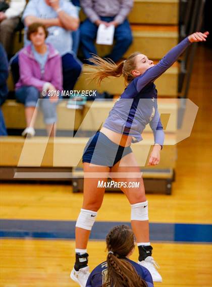 Thumbnail 2 in Helias vs Osage (MSHSAA D9 Semifinal) photogallery.