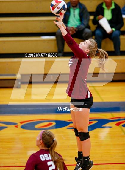 Thumbnail 3 in Helias vs Osage (MSHSAA D9 Semifinal) photogallery.