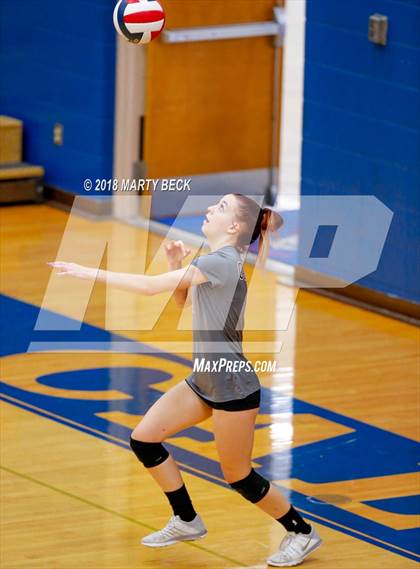 Thumbnail 3 in Helias vs Osage (MSHSAA D9 Semifinal) photogallery.