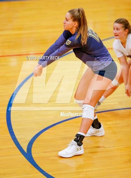 Thumbnail 3 in Helias vs Osage (MSHSAA D9 Semifinal) photogallery.
