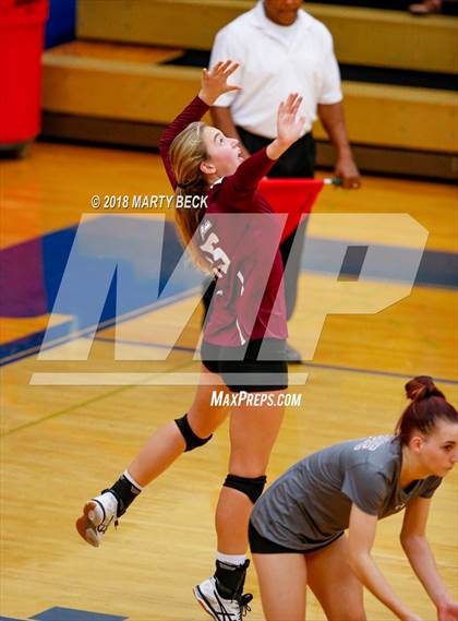 Thumbnail 1 in Helias vs Osage (MSHSAA D9 Semifinal) photogallery.