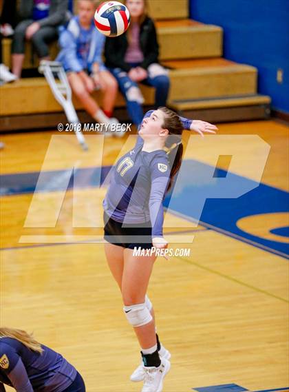 Thumbnail 2 in Helias vs Osage (MSHSAA D9 Semifinal) photogallery.