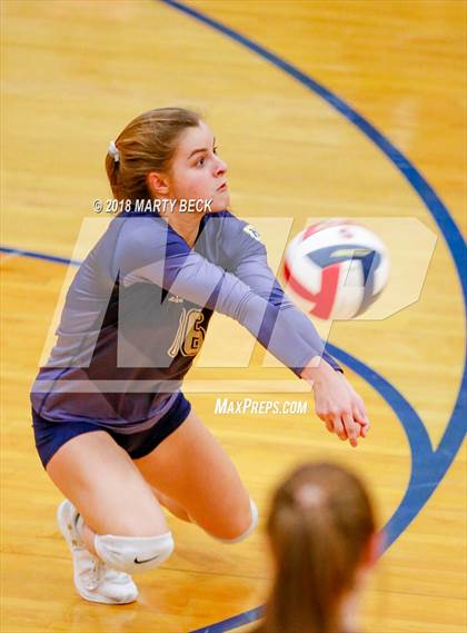 Thumbnail 2 in Helias vs Osage (MSHSAA D9 Semifinal) photogallery.