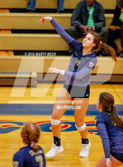 Thumbnail 1 in Helias vs Osage (MSHSAA D9 Semifinal) photogallery.