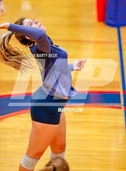 Thumbnail 2 in Helias vs Osage (MSHSAA D9 Semifinal) photogallery.