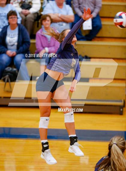 Thumbnail 1 in Helias vs Osage (MSHSAA D9 Semifinal) photogallery.