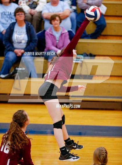 Thumbnail 3 in Helias vs Osage (MSHSAA D9 Semifinal) photogallery.