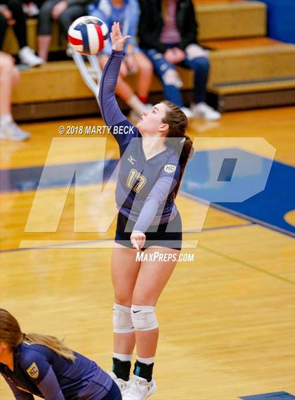Thumbnail 3 in Helias vs Osage (MSHSAA D9 Semifinal) photogallery.
