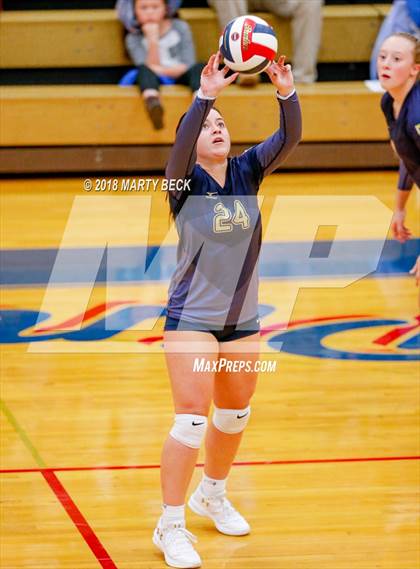 Thumbnail 2 in Helias vs Osage (MSHSAA D9 Semifinal) photogallery.