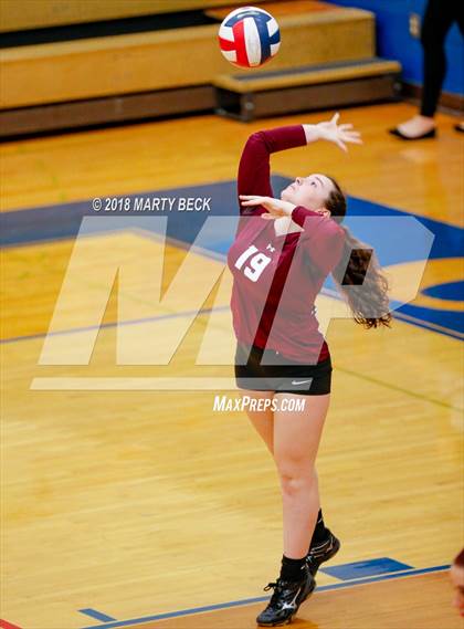 Thumbnail 2 in Helias vs Osage (MSHSAA D9 Semifinal) photogallery.