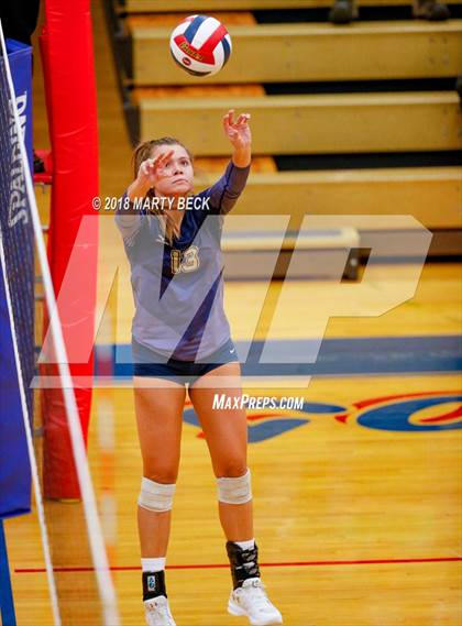 Thumbnail 3 in Helias vs Osage (MSHSAA D9 Semifinal) photogallery.
