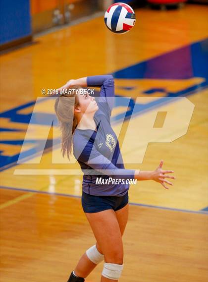 Thumbnail 3 in Helias vs Osage (MSHSAA D9 Semifinal) photogallery.