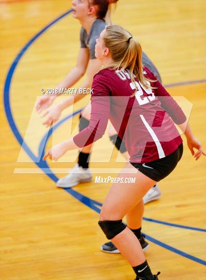 Thumbnail 3 in Helias vs Osage (MSHSAA D9 Semifinal) photogallery.