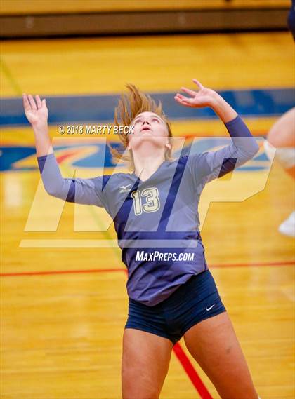 Thumbnail 3 in Helias vs Osage (MSHSAA D9 Semifinal) photogallery.