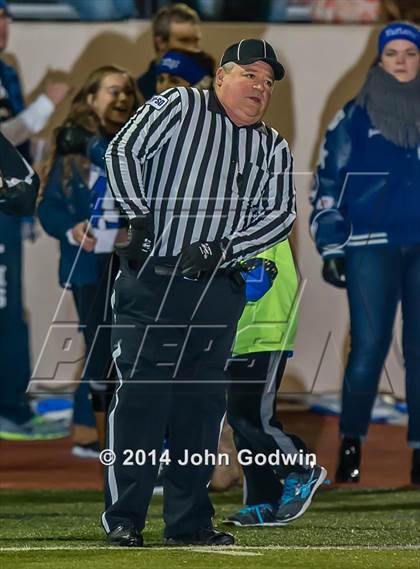 Thumbnail 2 in Fort Bend Hightower vs. Friendswood UIL Region 3 6A Div 2 Bi-district) photogallery.