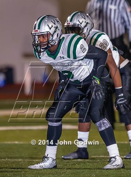Thumbnail 1 in Fort Bend Hightower vs. Friendswood UIL Region 3 6A Div 2 Bi-district) photogallery.