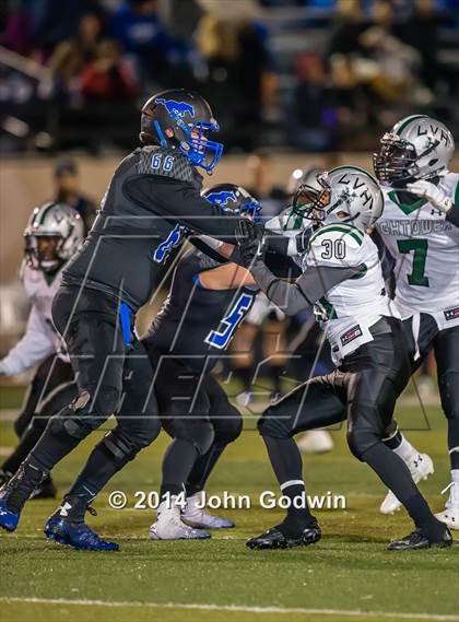 Thumbnail 3 in Fort Bend Hightower vs. Friendswood UIL Region 3 6A Div 2 Bi-district) photogallery.