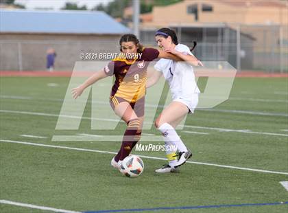 Thumbnail 3 in Holy Family @ Windsor (CHSAA 4A Quarterfinals) photogallery.